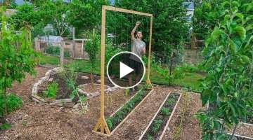 How to Build a Tomato Trellis Using Only ONE PIECE of WOOD, CHEAP and EASY Backyard Gardening